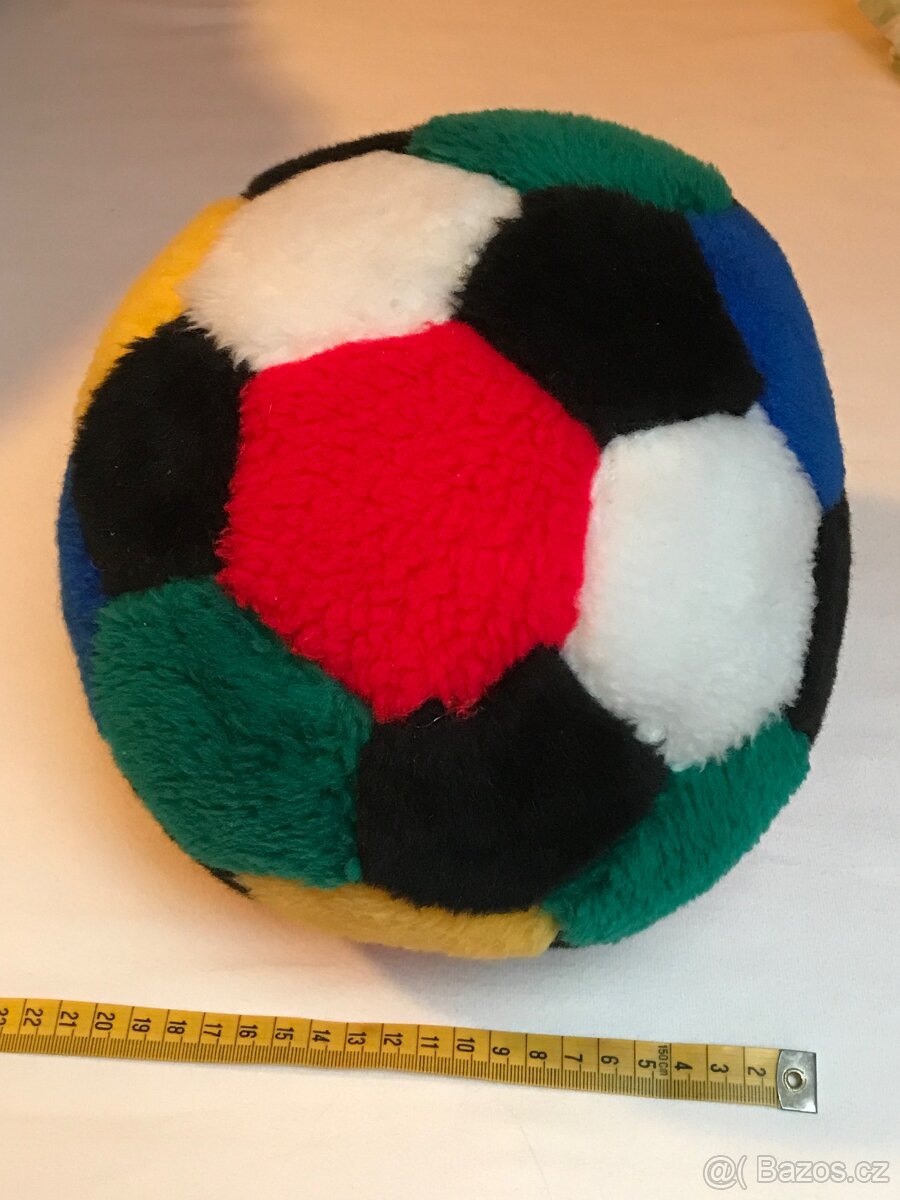 Autíčko Playmobile • traktor • kbelík Cars Disney • míč - 6