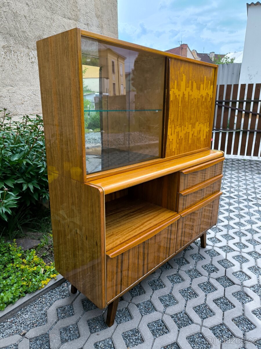 Sekretář, vitrína Jitona - Landsman a Nepožitek - 60. léta - 6