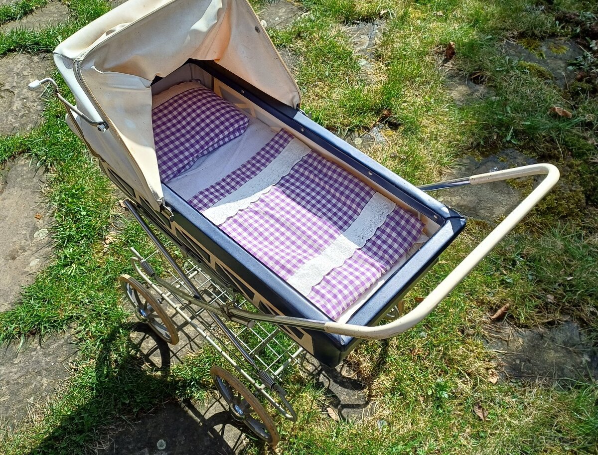 Pěkný kočárek na panenky - 6