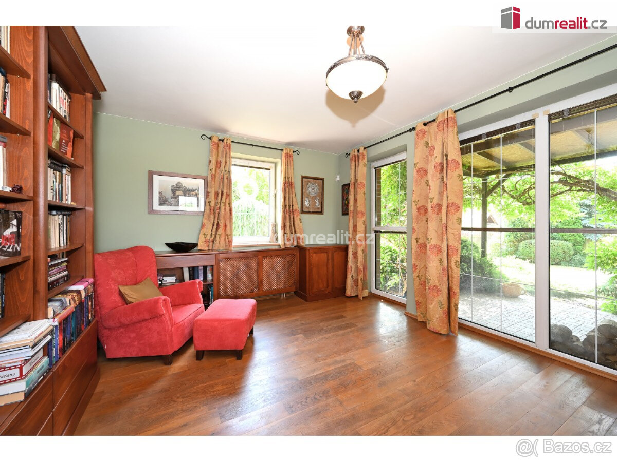 Prodej rodinného domu 6+1, 248 m2 + 63 m2 půda, pozemek 766 - 6