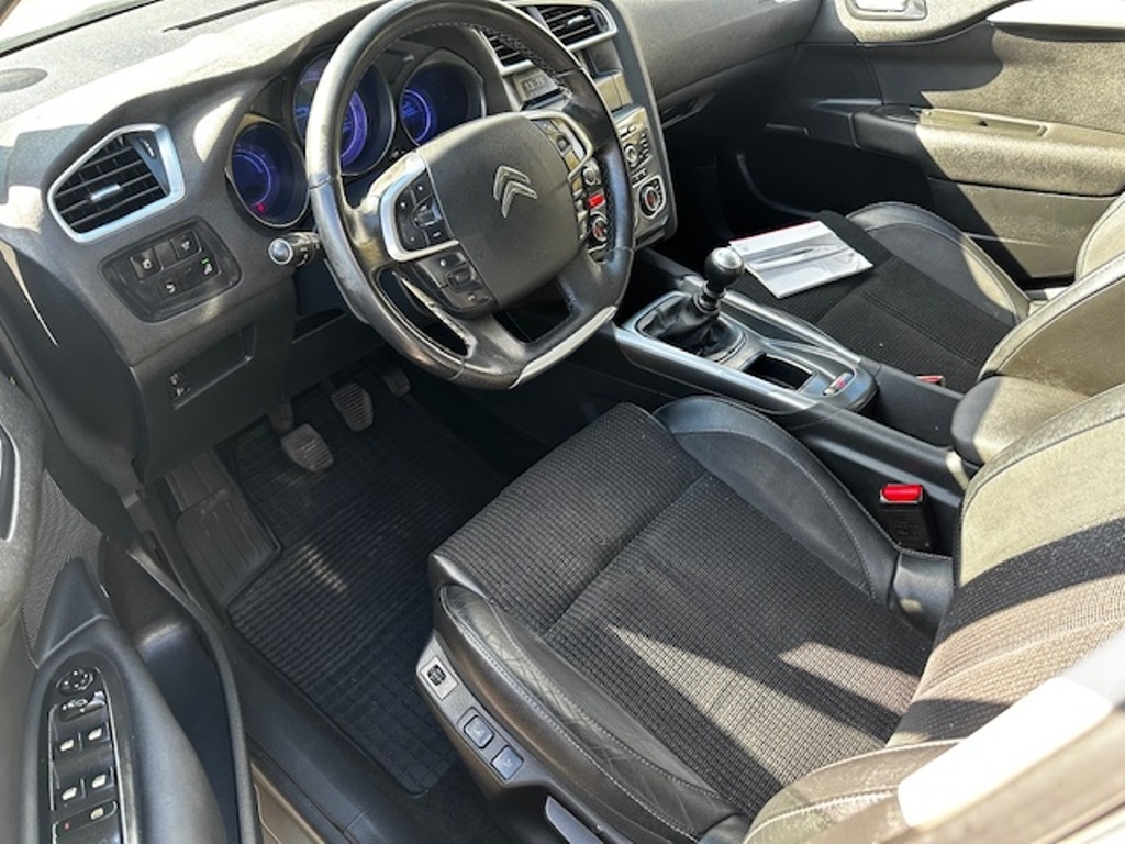 Citroen C4 exclusive 1.6HDi, r.2011, 2.maj., serviska, STK - 6