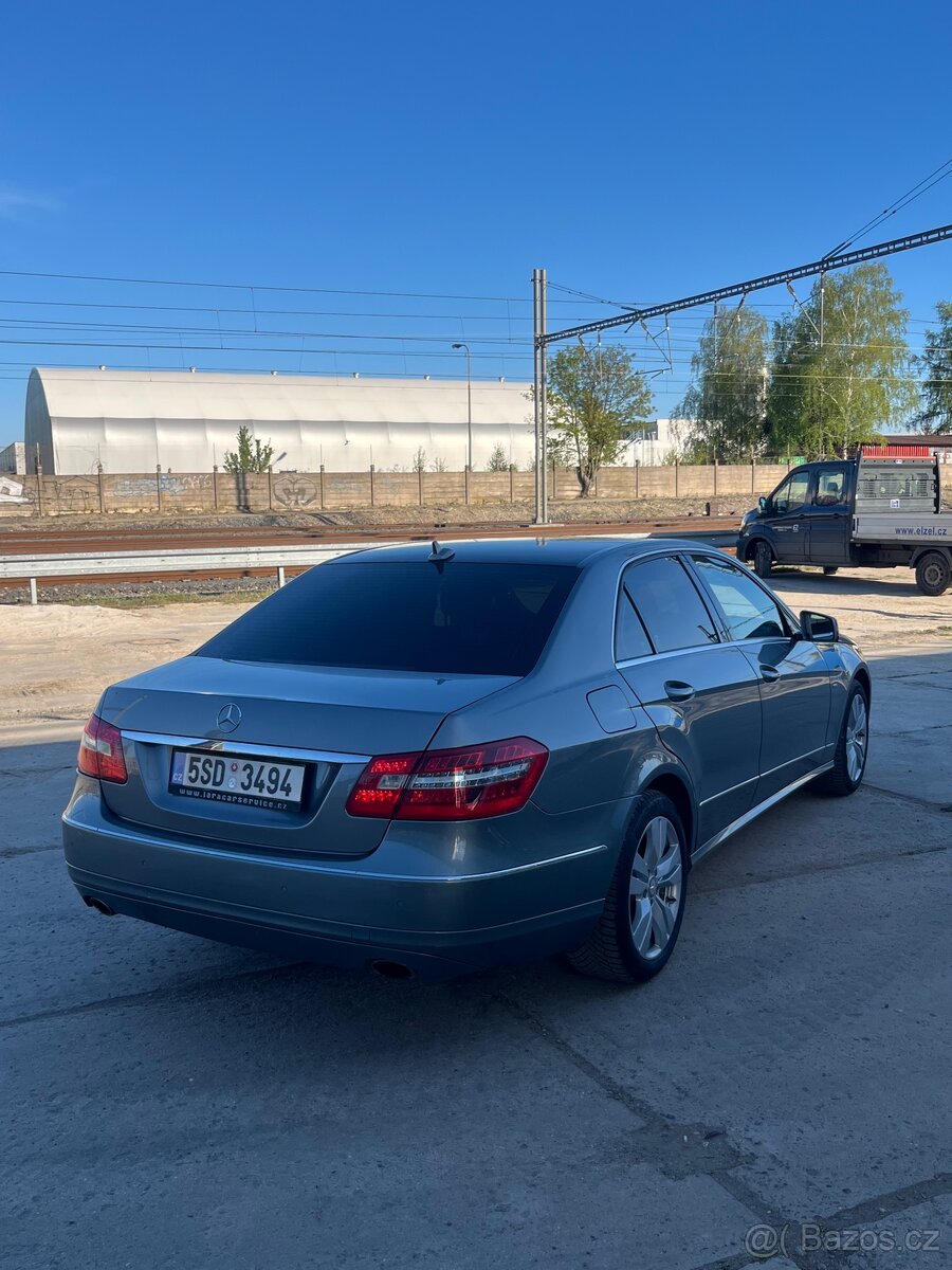Mercedes E350 - 6