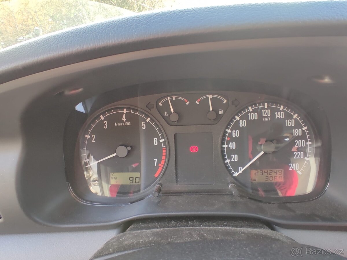 Škoda Octavia 1.6 SR, 74 kW, benzín, 1999 – 2 - 6