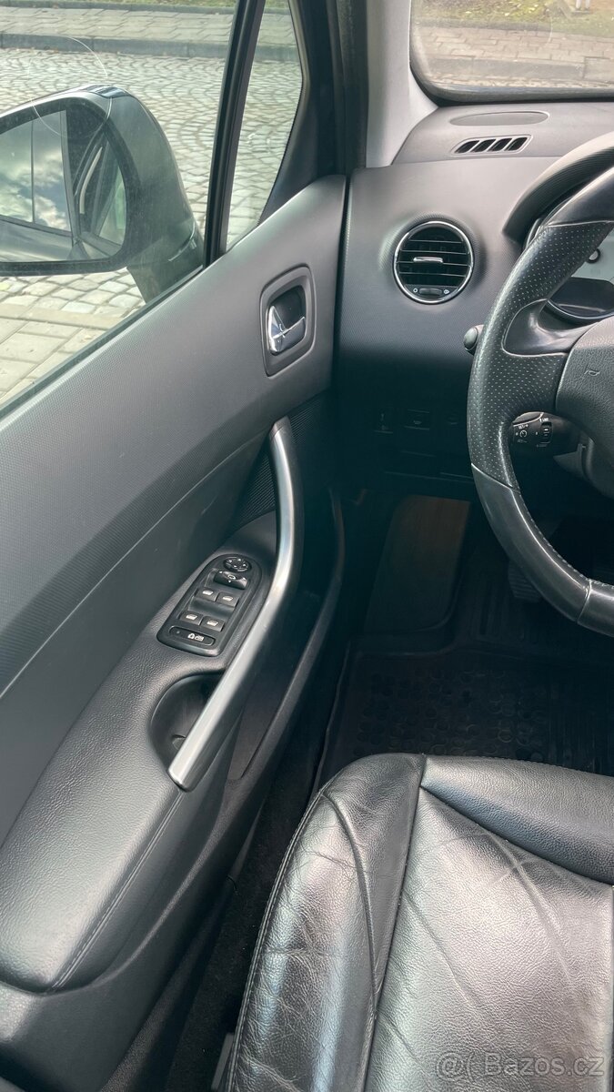 Peugeot 308 SW, 1.6 HDI, 7 míst, top výbava - 6
