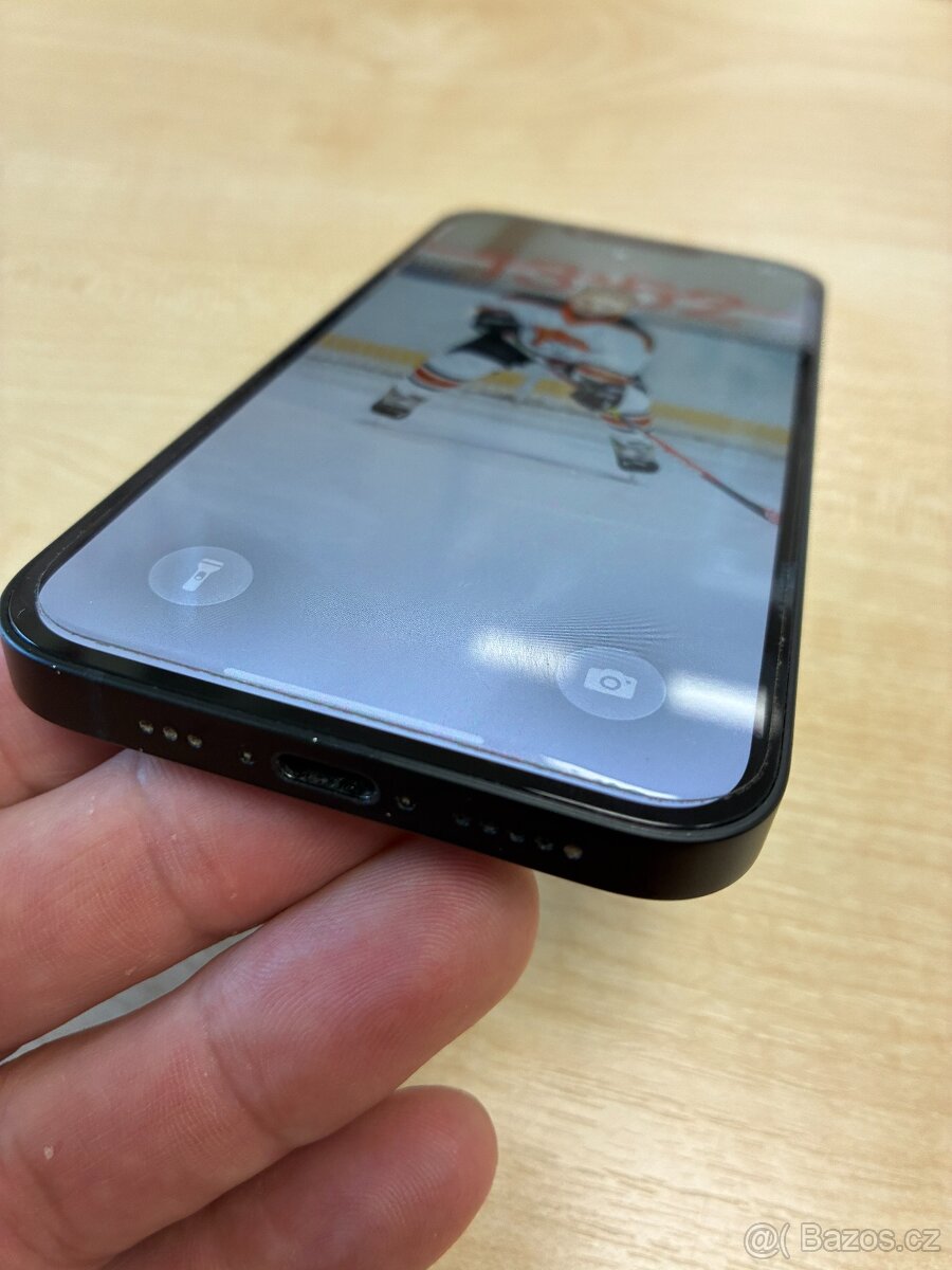 Iphone 16e 5121GB černý - 6