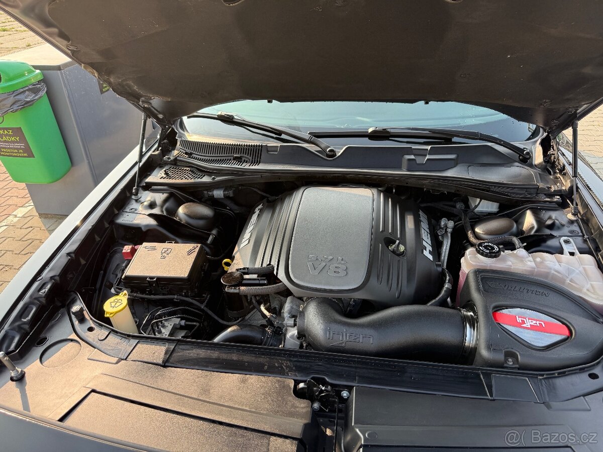 Dodge Challenger 5.7 Hemi - 6