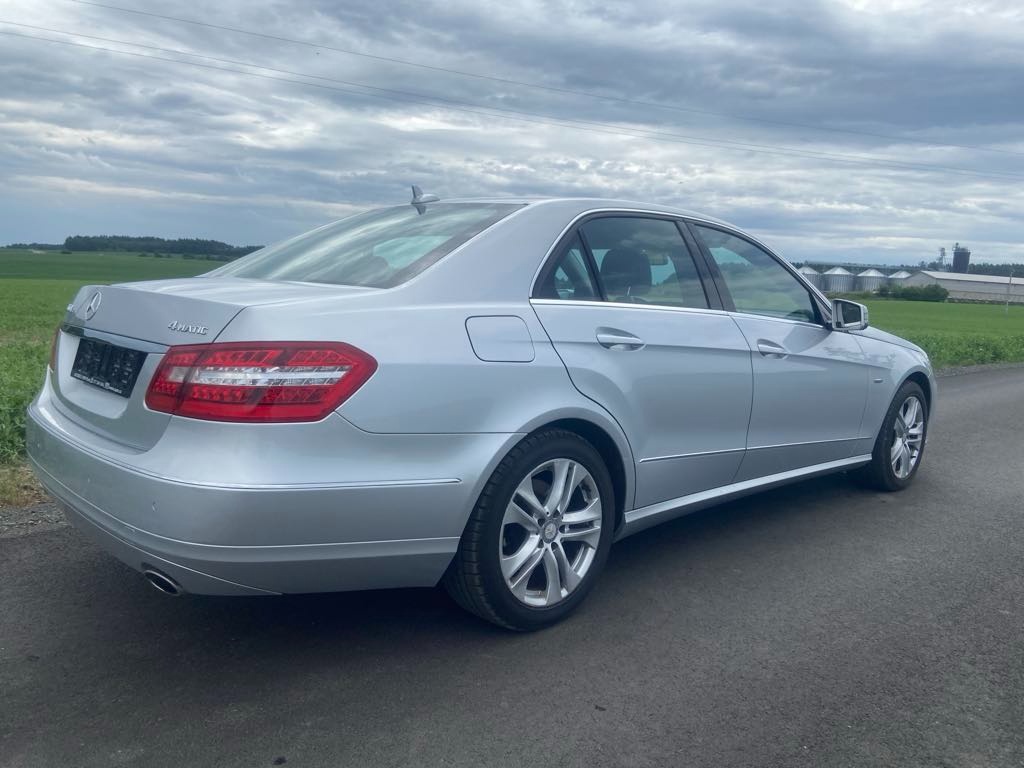 Mercedes E 4x4,3.0 CDI,195kW(265PS),229t.km,Xenony,TOPstav - 6