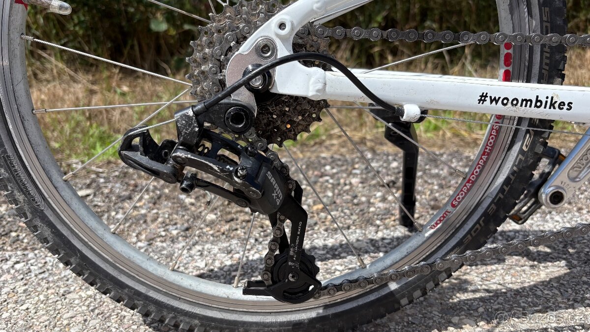 Woom 4 - kola 20", držák na lahev, přehazka 8st. - 6