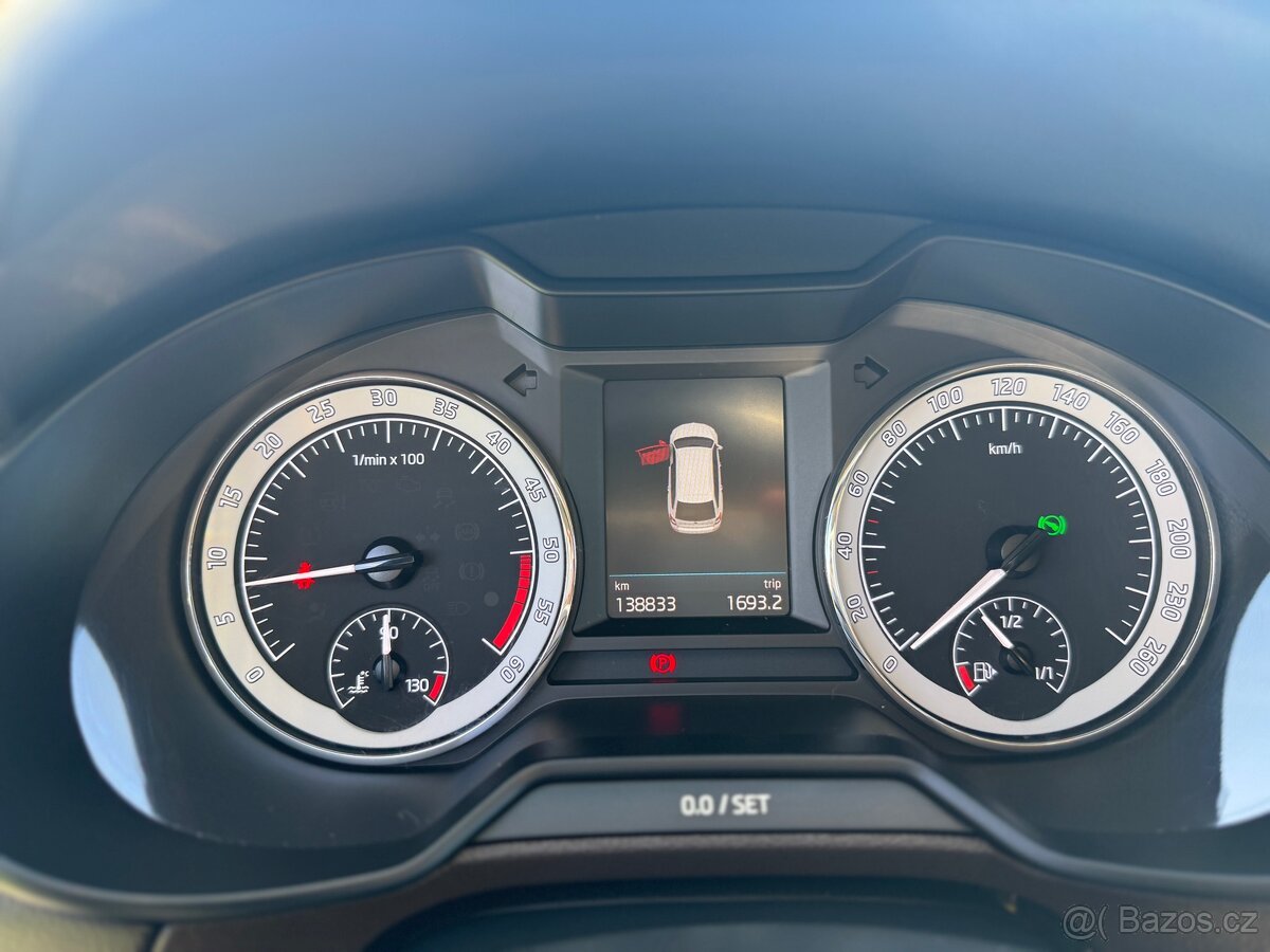 Škoda Octavia 2.0tdi 110kw combi dsg - 6