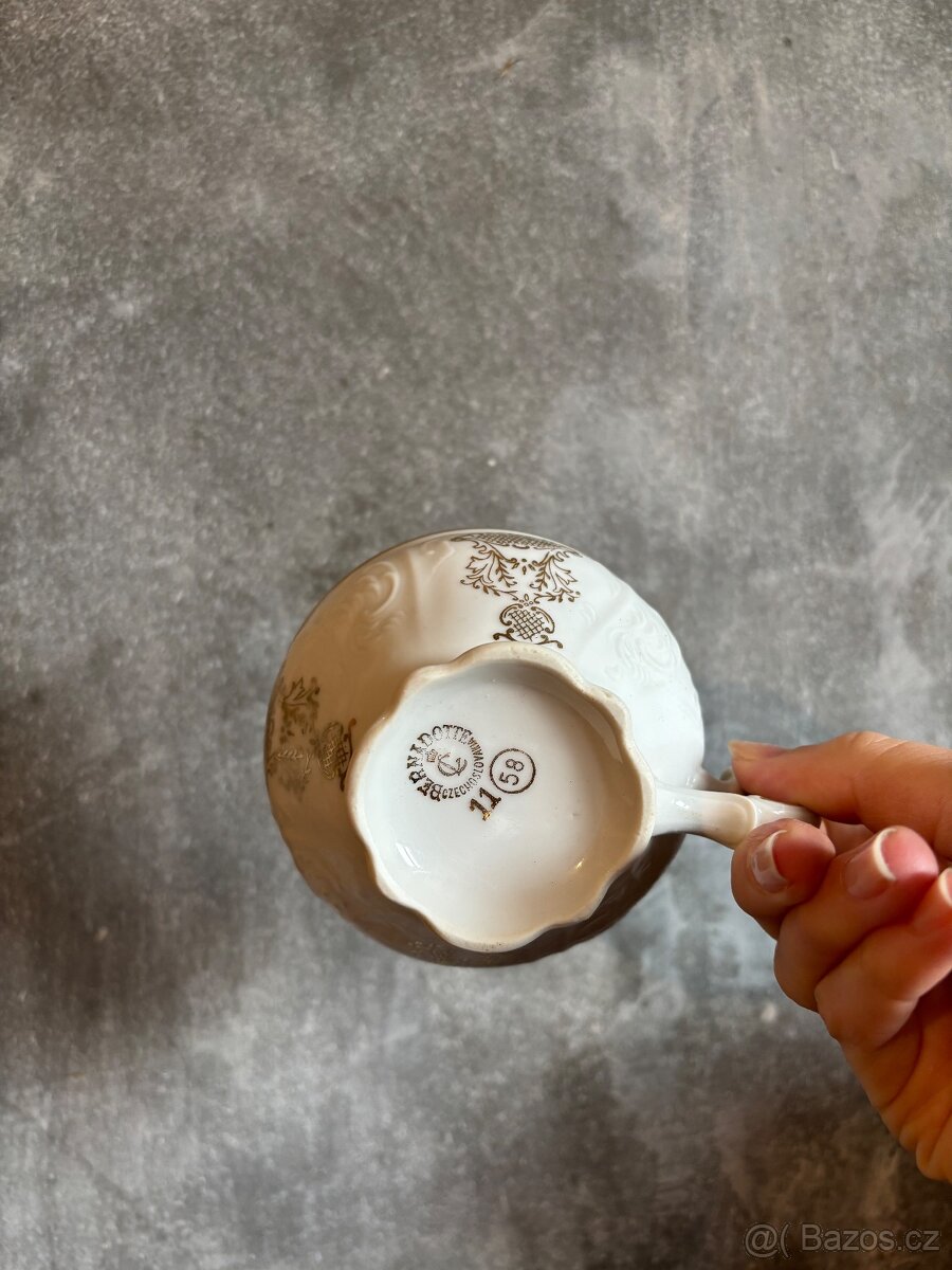 Sada porcelánového nádobí - 6