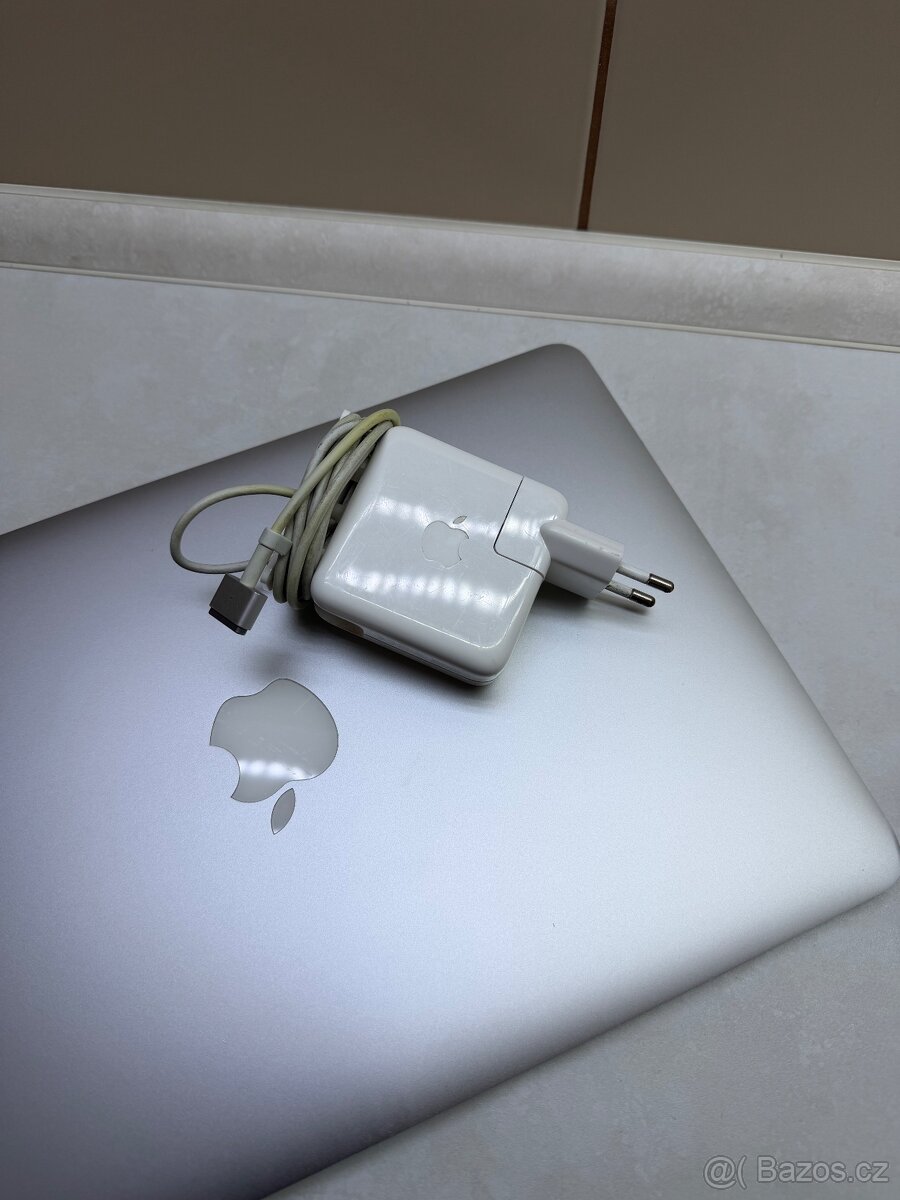 MacBook Air 13” (2017) - 6