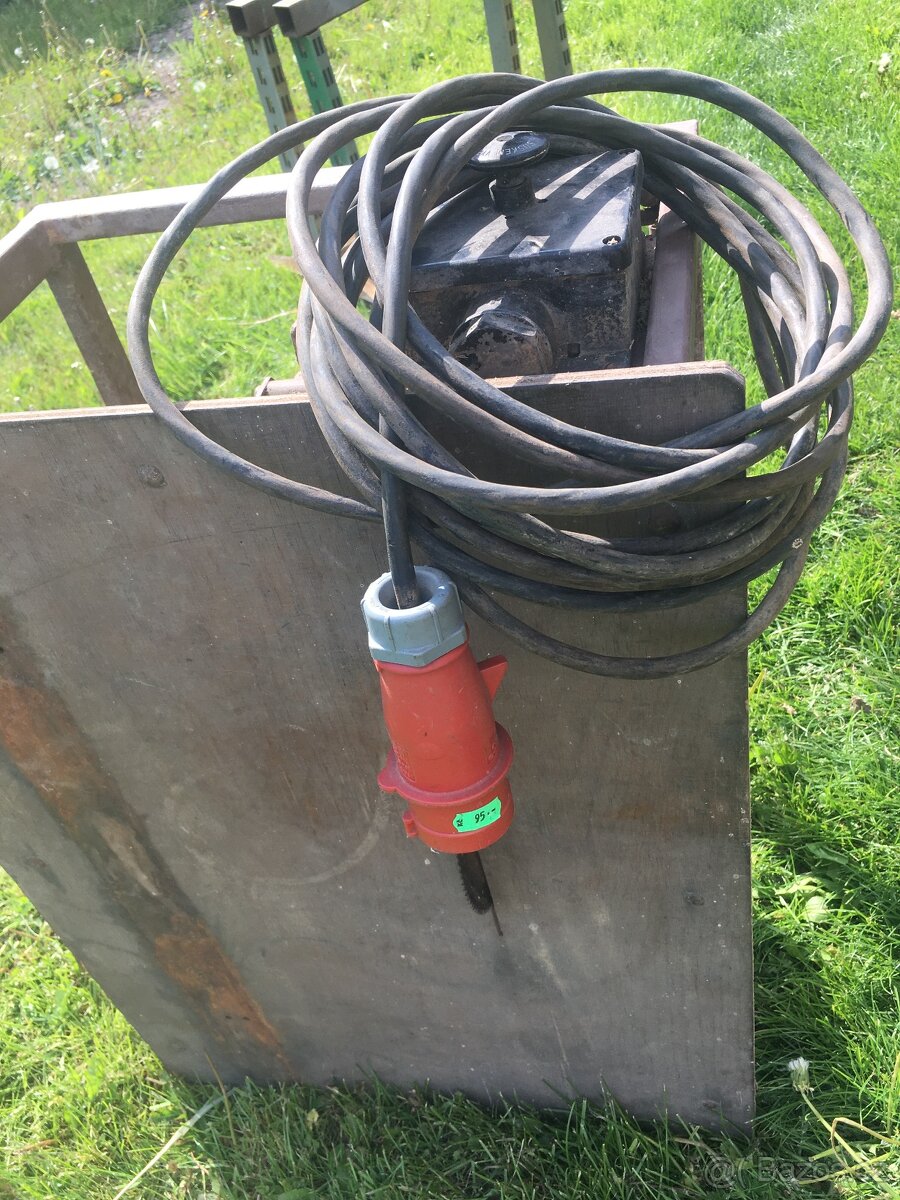 Kotoučová modelářská pila na dřevo - 6