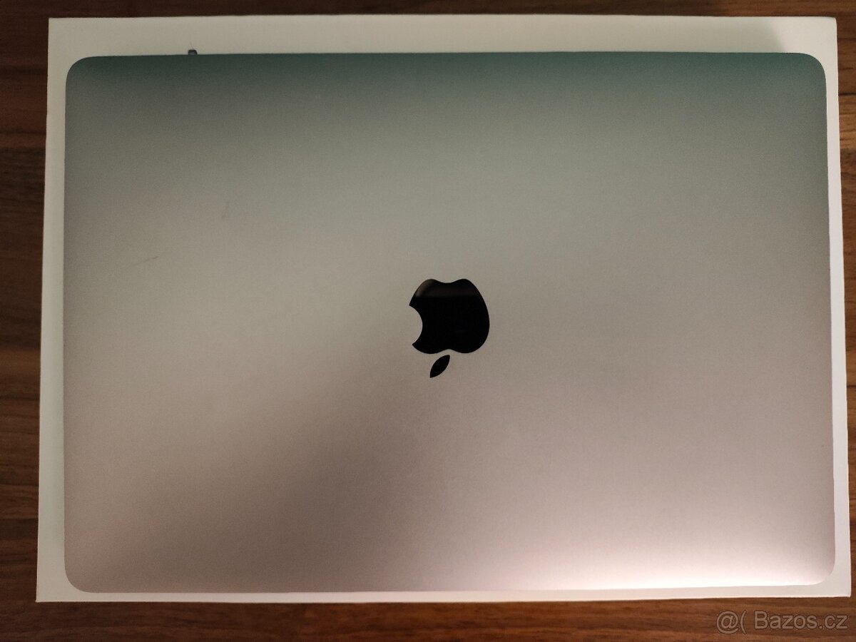 MacBook Air 2020 | i3 • 8GB • 256GB SSD - 6