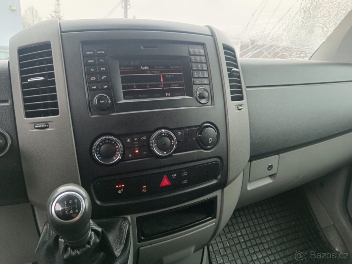 Mercedes-Benz Sprinter - 6