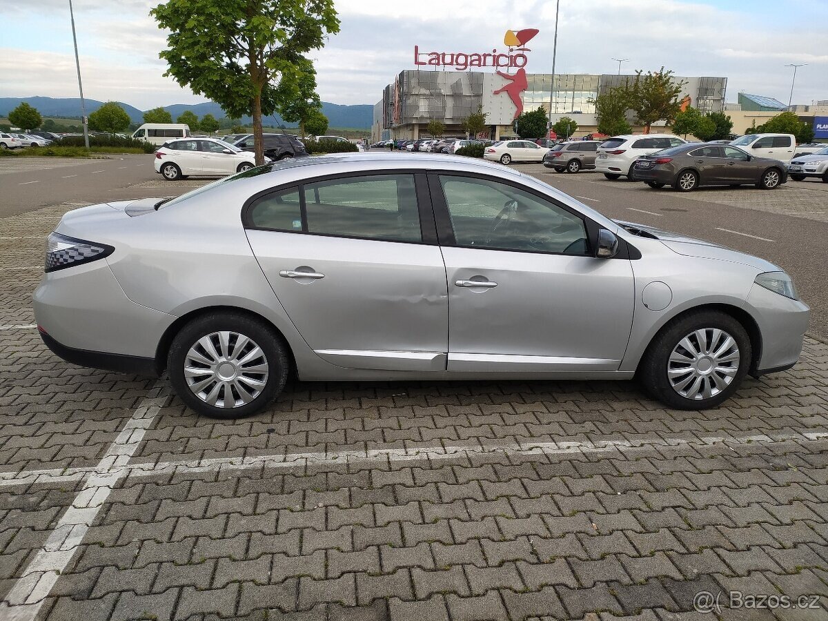 Elektromobil Renault Fluence Z.E. r.v.2012, dojazd 50km - 6