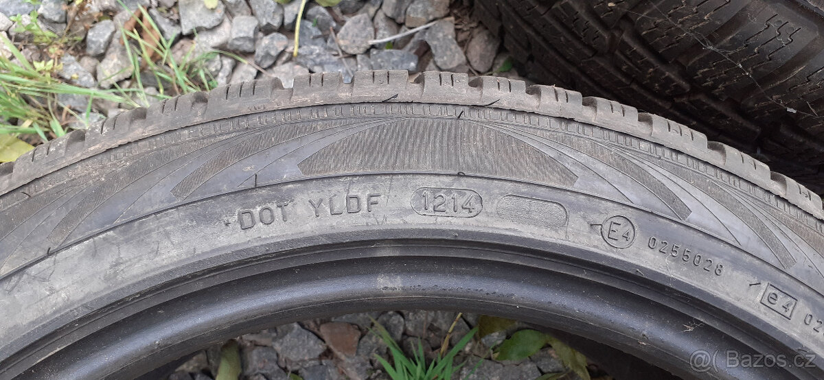 Zimní pneu 225/45R17 Nokian Runflat pěkný vzorek - 6