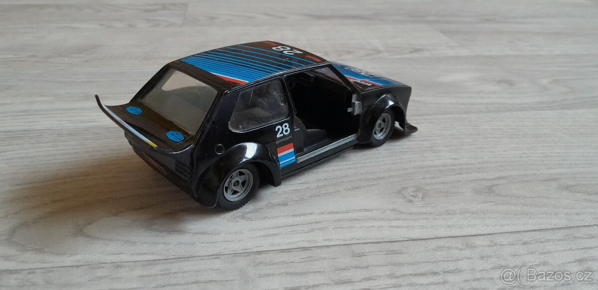 autíčka - modely Polistil Itálie 1/24 na díly - 6