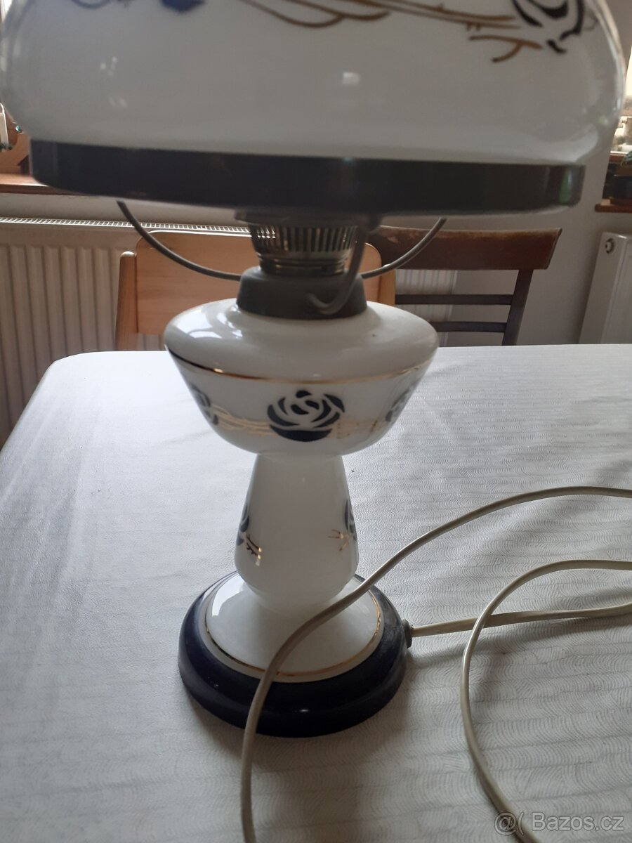 PETROLEJOVÁ LAMPA S RŮŽEMI NA EL. - 6