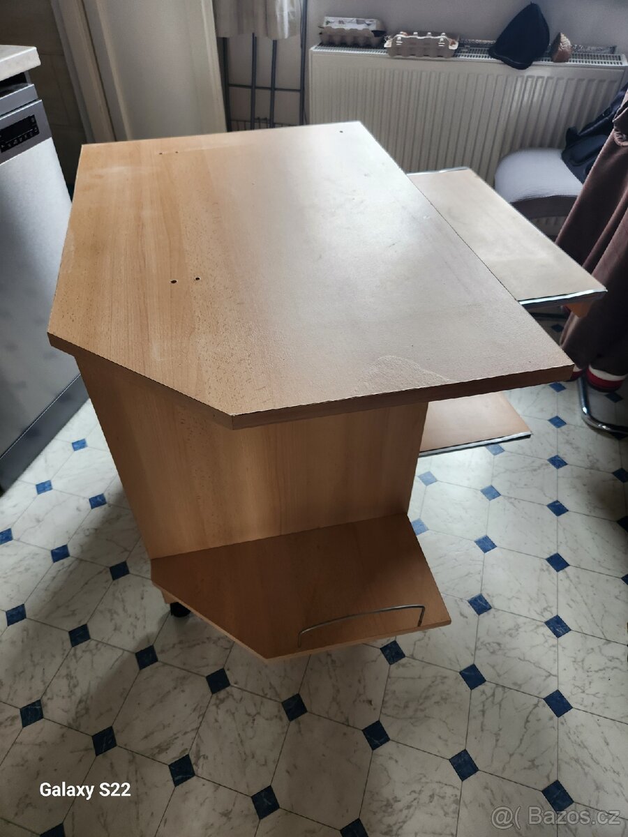 Rohovy PC stul - 6
