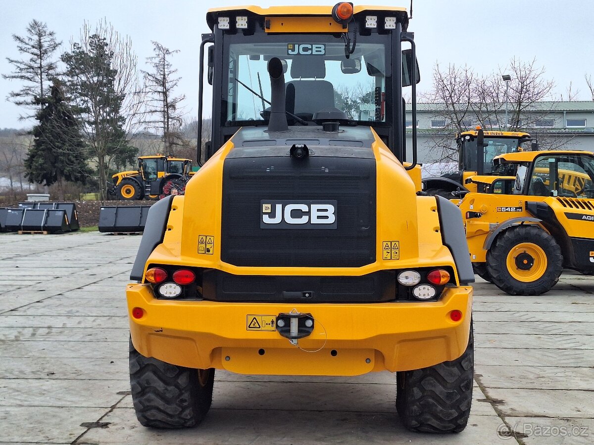 Kloubový nakladač JCB 417 AGRI s lopatou zdarma - 6
