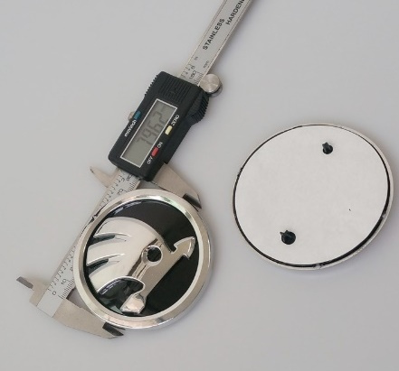 Logo na kapotu, kufor - znak - 6