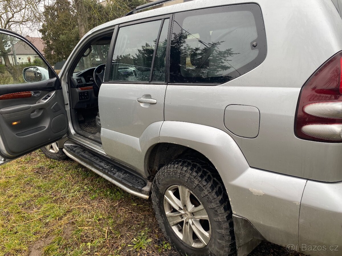 toyota land cruiser 120 3D 2003-2004 - 6