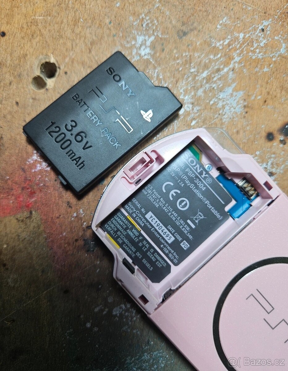 Sony PSP-3004 Pink + pouzdro, GTA - 6