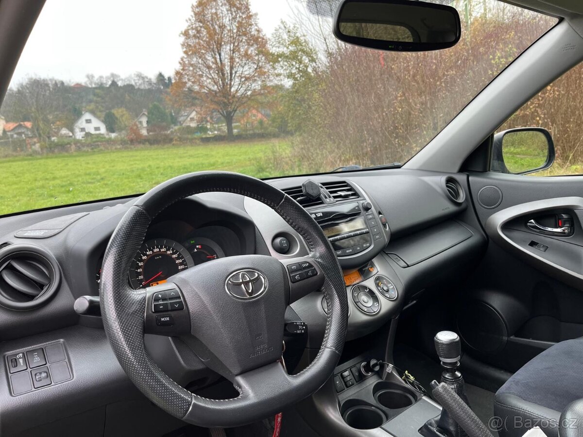 TOYOTA RAV4 - 6