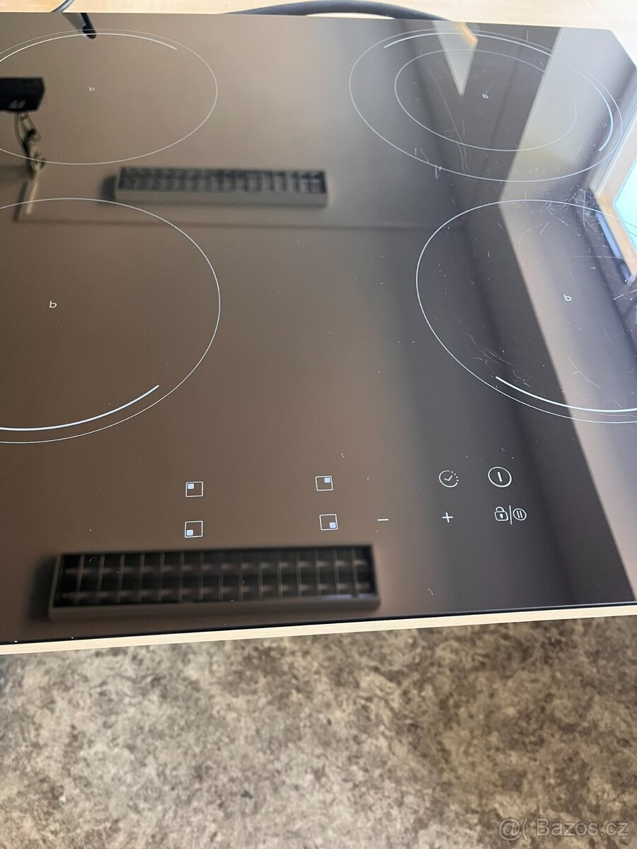 Indukční sklokeramická deska Candy CIC642 - 6