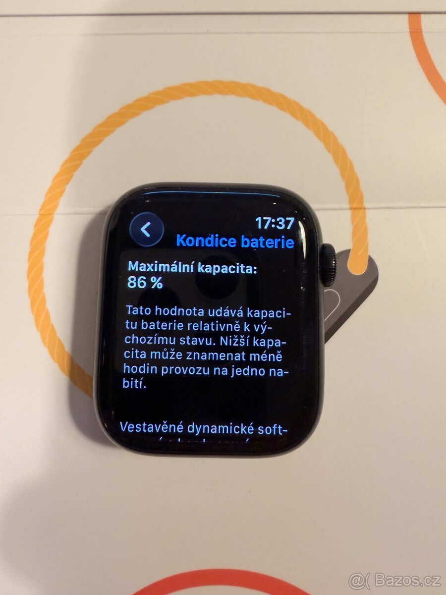 Apple Watch Series 7 – 45mm Midnight GPS + sportovní řemínek - 6