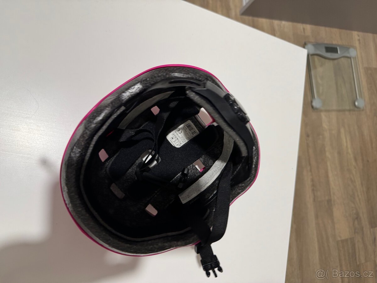 Růžová cyklistická helma - 6