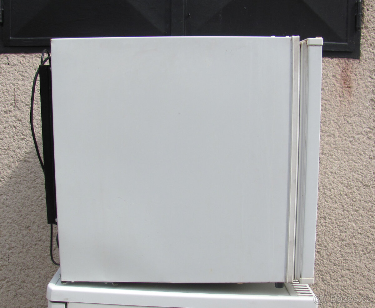 MINI LEDNICE WHIRLPOOL - 88L - A+ - 6