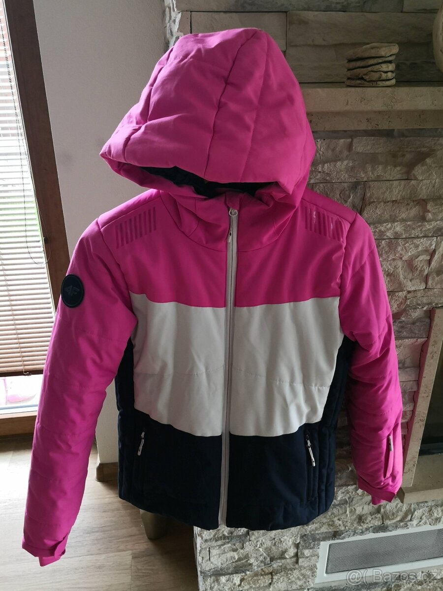 Zimní značková lyžařská bunda zn. 4F - vel. 152 - téměř nová - 6