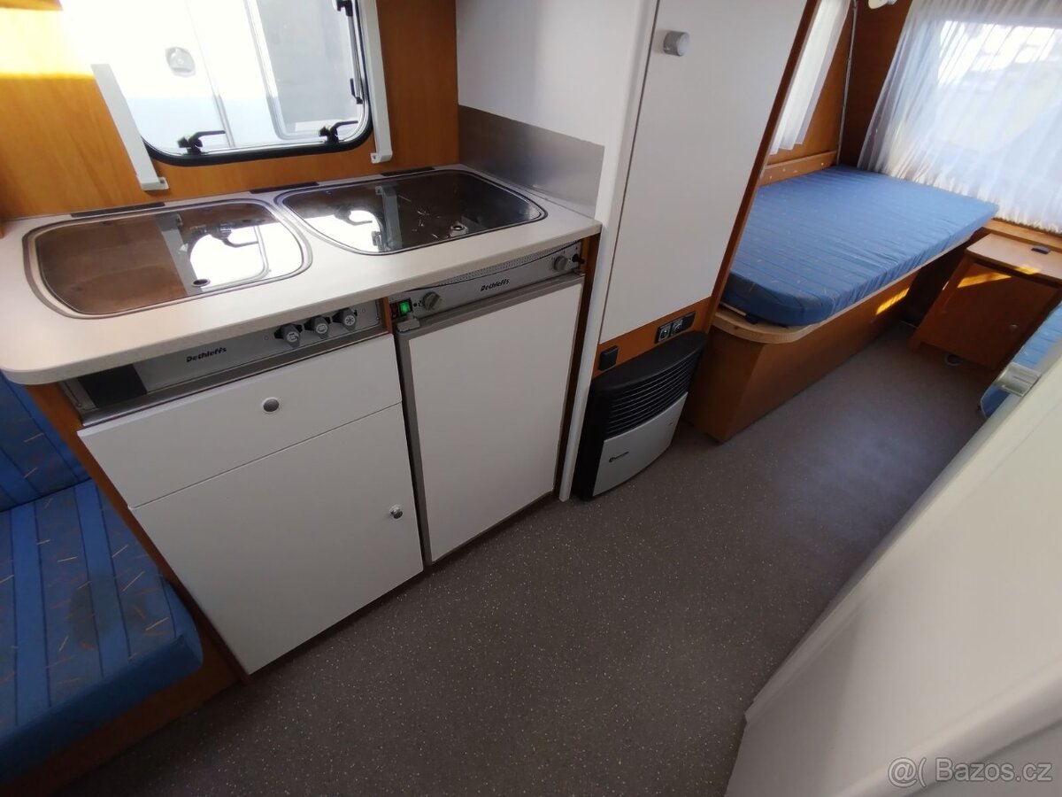 DETHLEFFS Tourist č.226. Rok 2007.1100kg.Pevné postele - 6