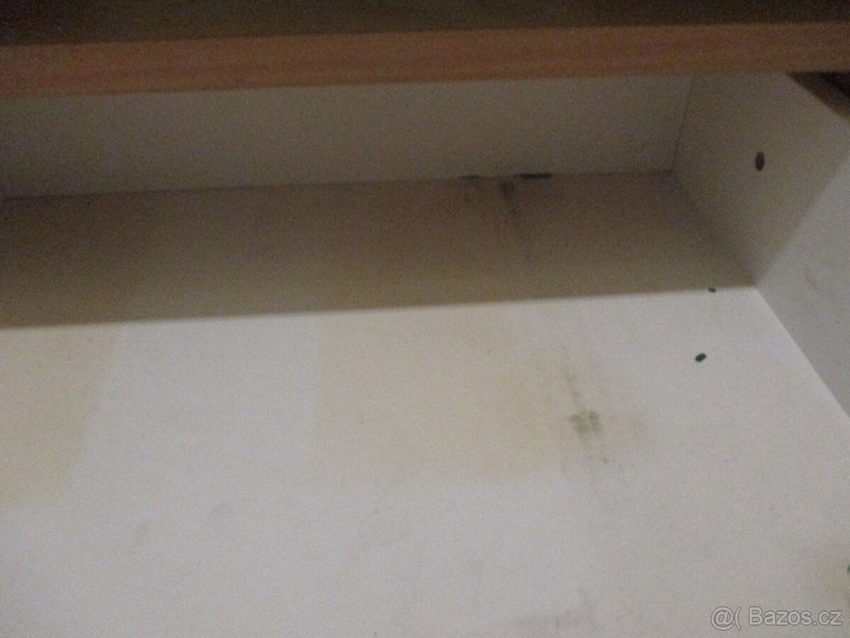 Stůl kancel.menší - 6