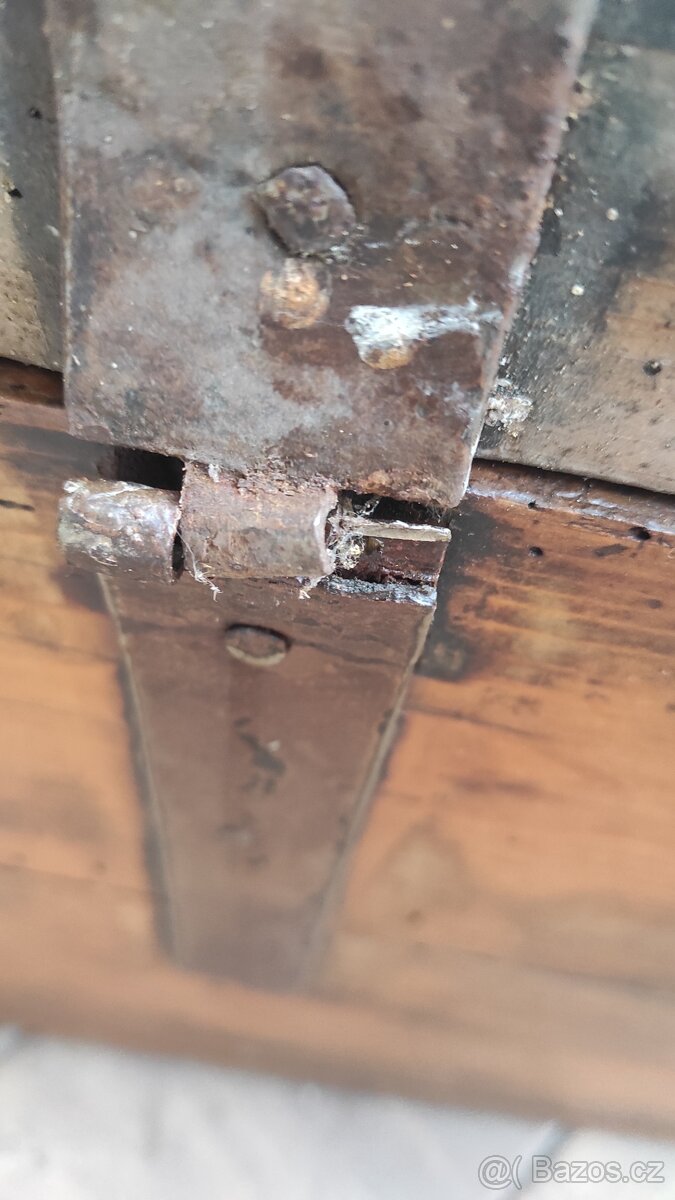 Velká dřevěná truhla - 6