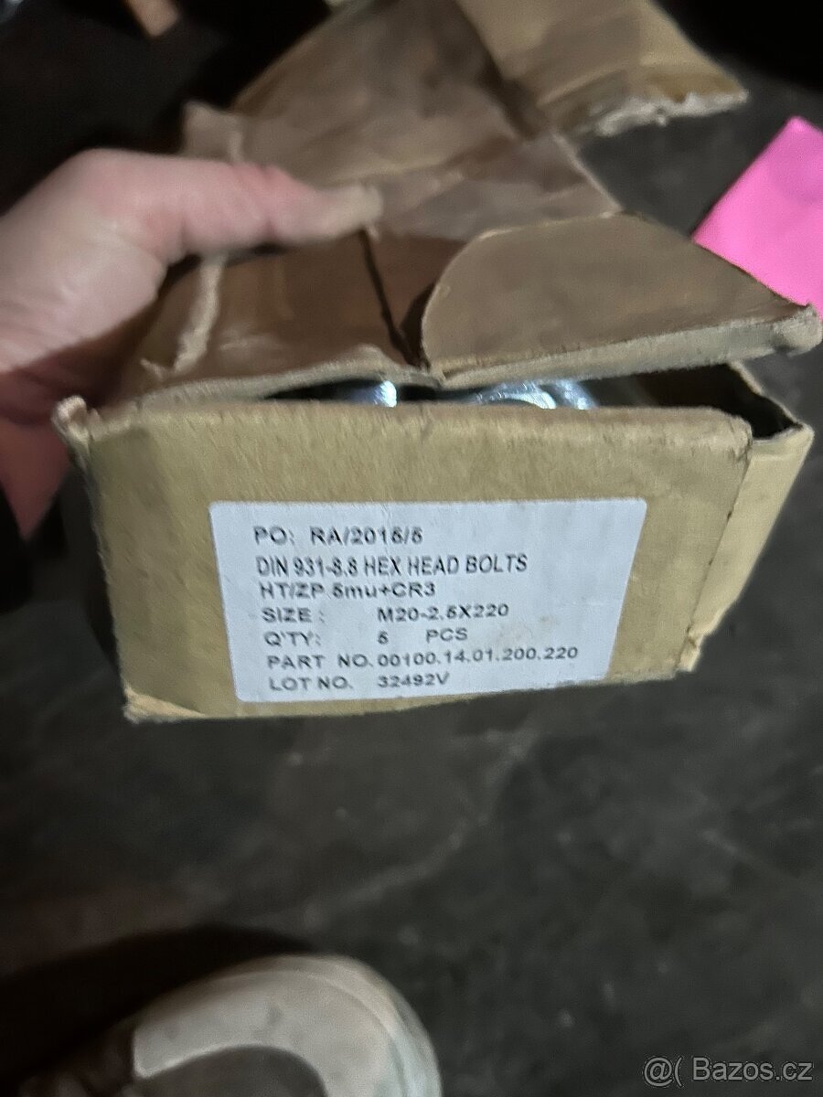 Spojovací materiál - šrouby , matky, štefty.. 1/3 z ceny - 6