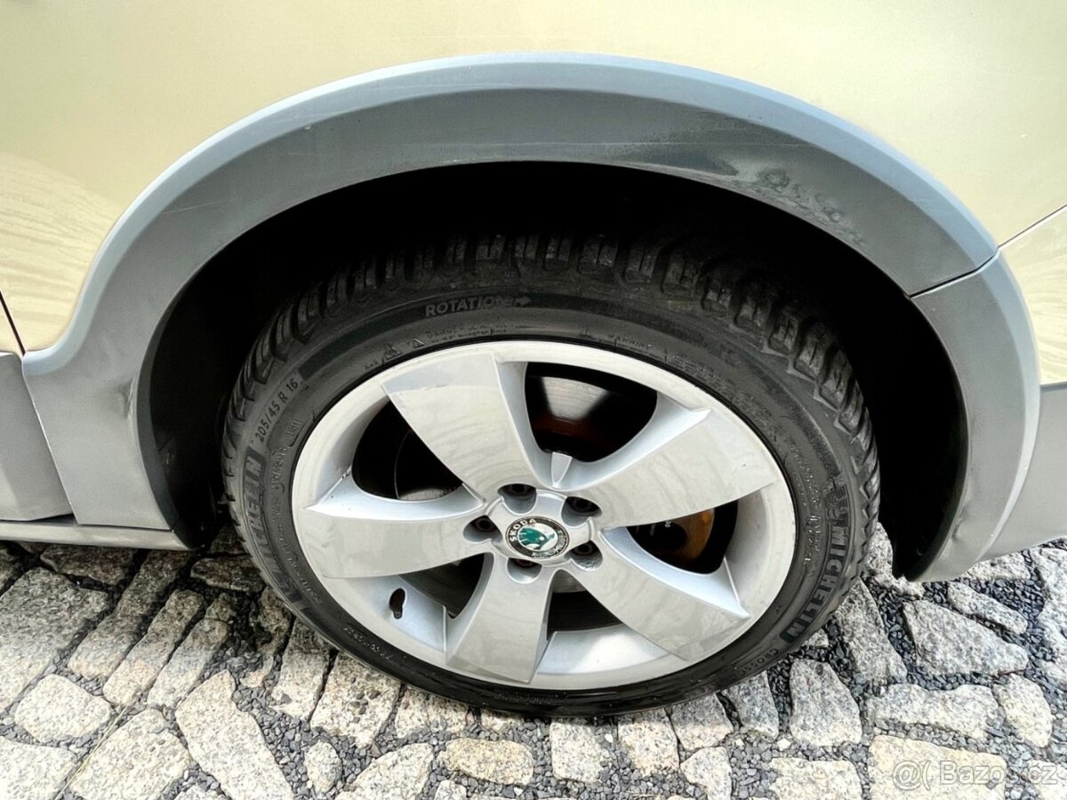 Škoda Roomster 1.2 TSi Scout - 6
