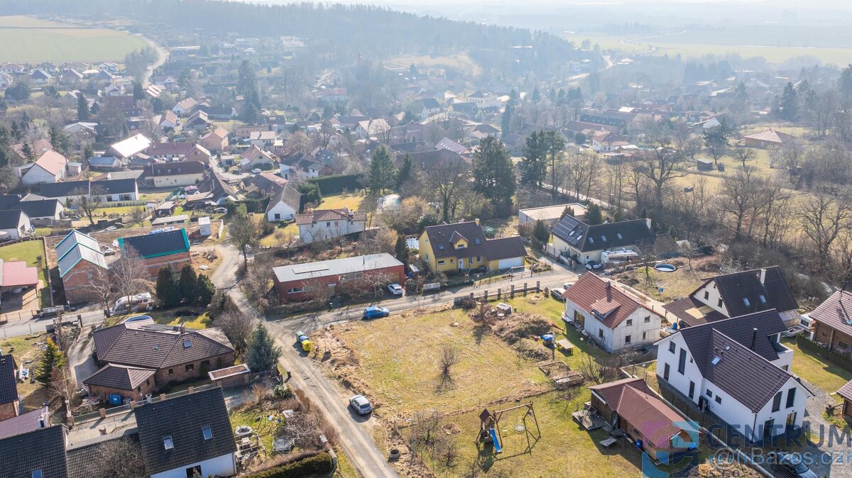 Prodej stavebního pozemku 810 m² – pohled 6