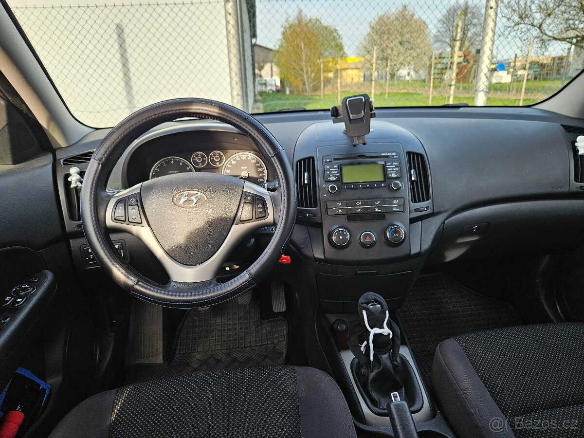 Hyundai i30cw kombi dohodou - 6