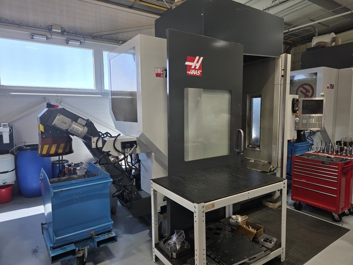 Obráběcí centrum 5-tiosé HAAS UMC 750 - 6