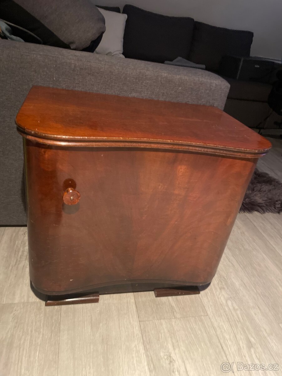 Dva kusy-noční stolky - 6