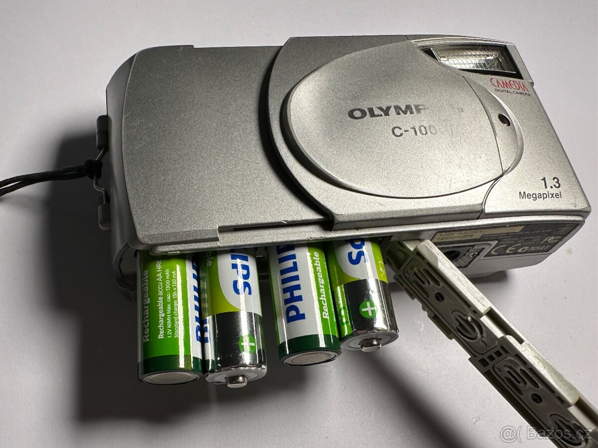 Retro Olympus C-100 - 6