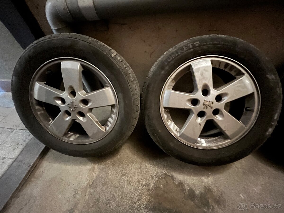 Pneu 205 /60 R16 - 6