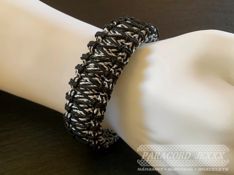 Paracord náramek (19 cm) black - white - 6
