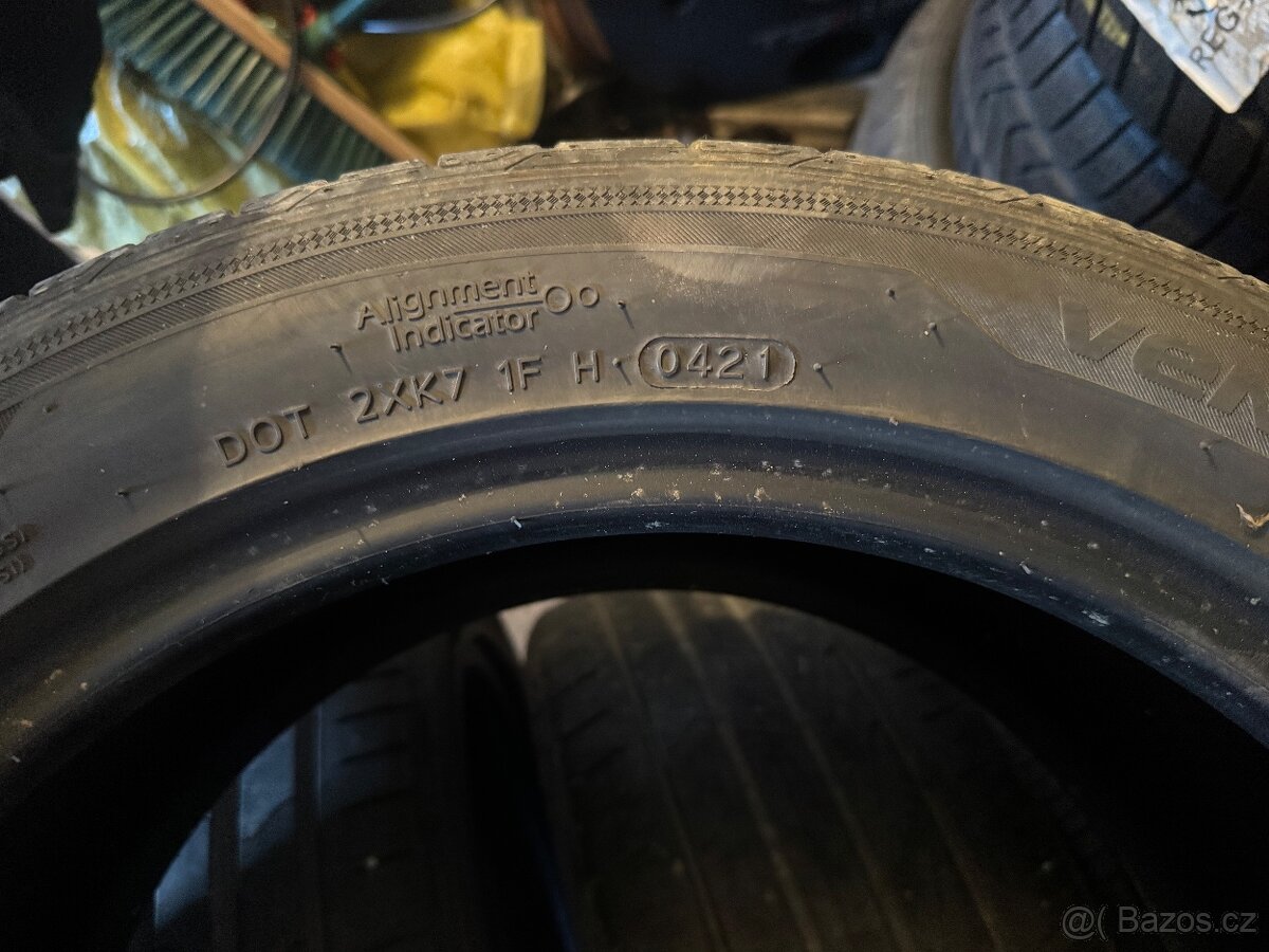 235/45R17 - 6