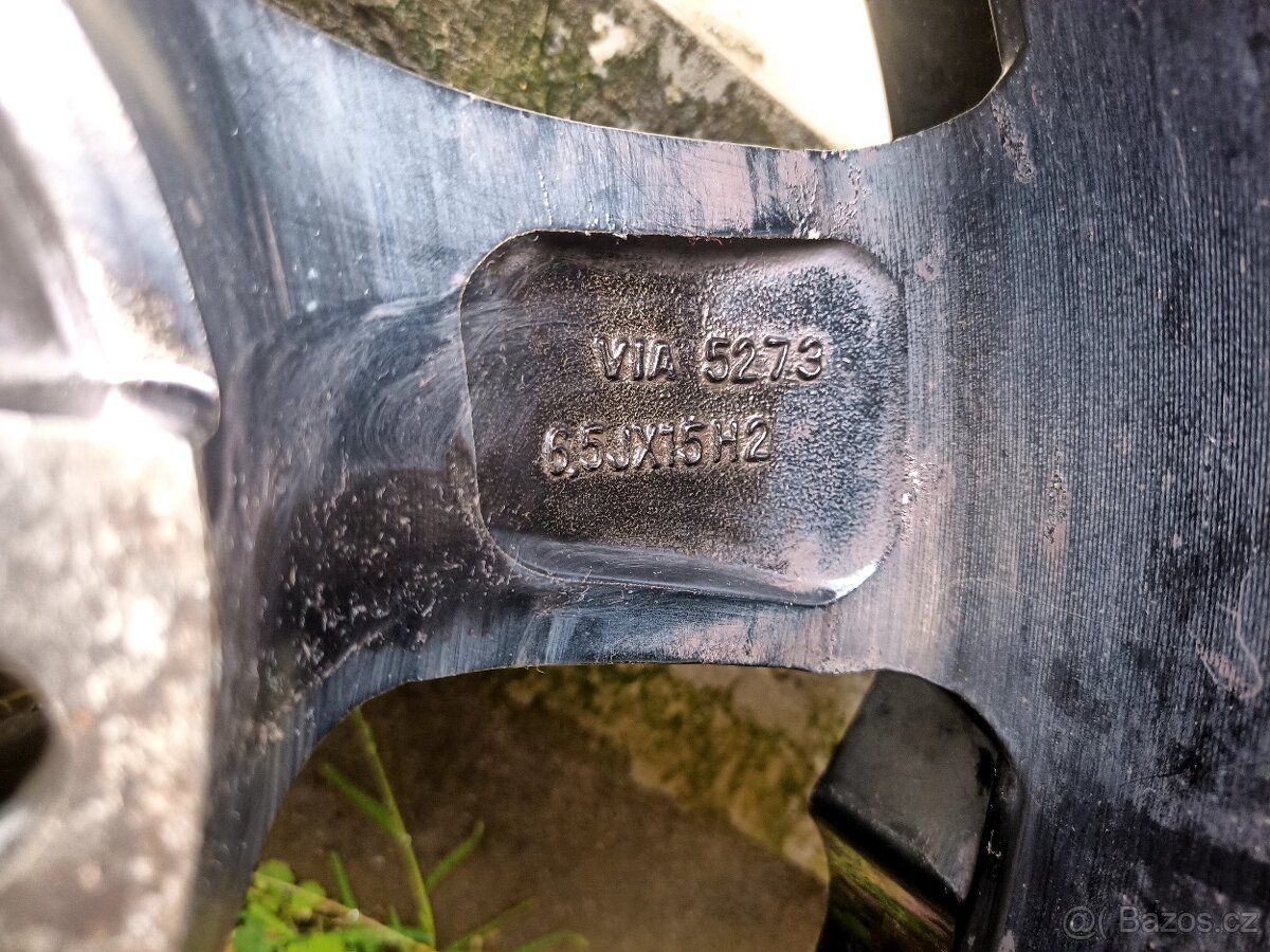 Letní pneu185/65/R15 s alu disky - 6