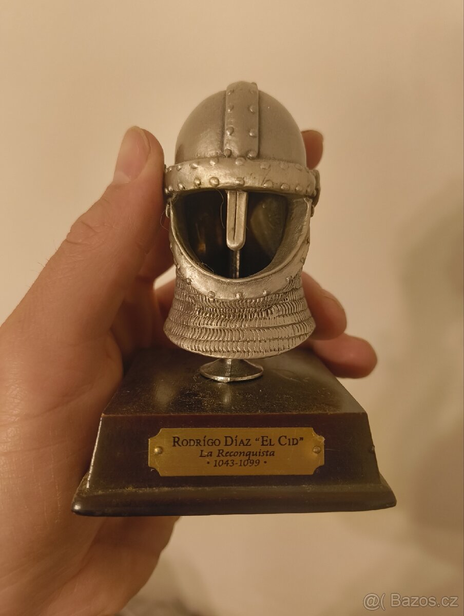 Sběratelské miniatury historických přileb (8 kusů) - 6