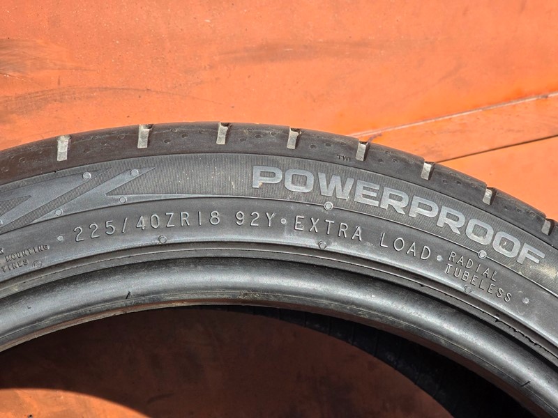 Letní Nokian 225/40/18 XL - 6