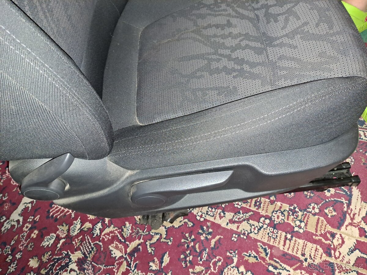 Přední sedadla peugeot 3008 - 6